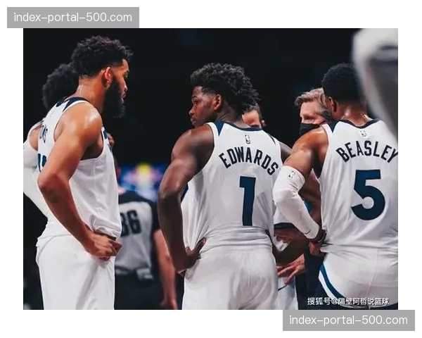 评论:现代篮球防守体系中,护框中锋面对“一内四外”时的两难抉择 评论:现代篮球防守体系中,护框中锋面对“一内四外”时的两难抉择